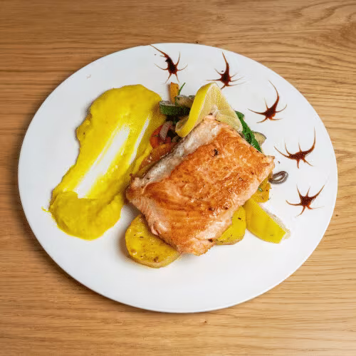 Gegrilltes Lachsfilet