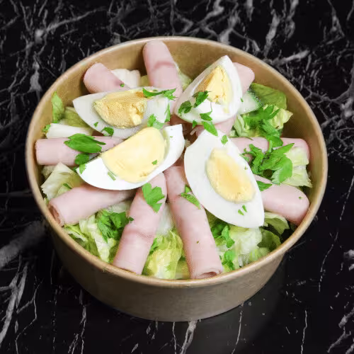 Gemischter Salat mit Schinken und Ei