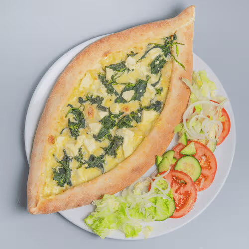 Pide mit Spinat und Schafskäse