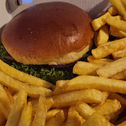 XXL Style Chickenburger mit pommes