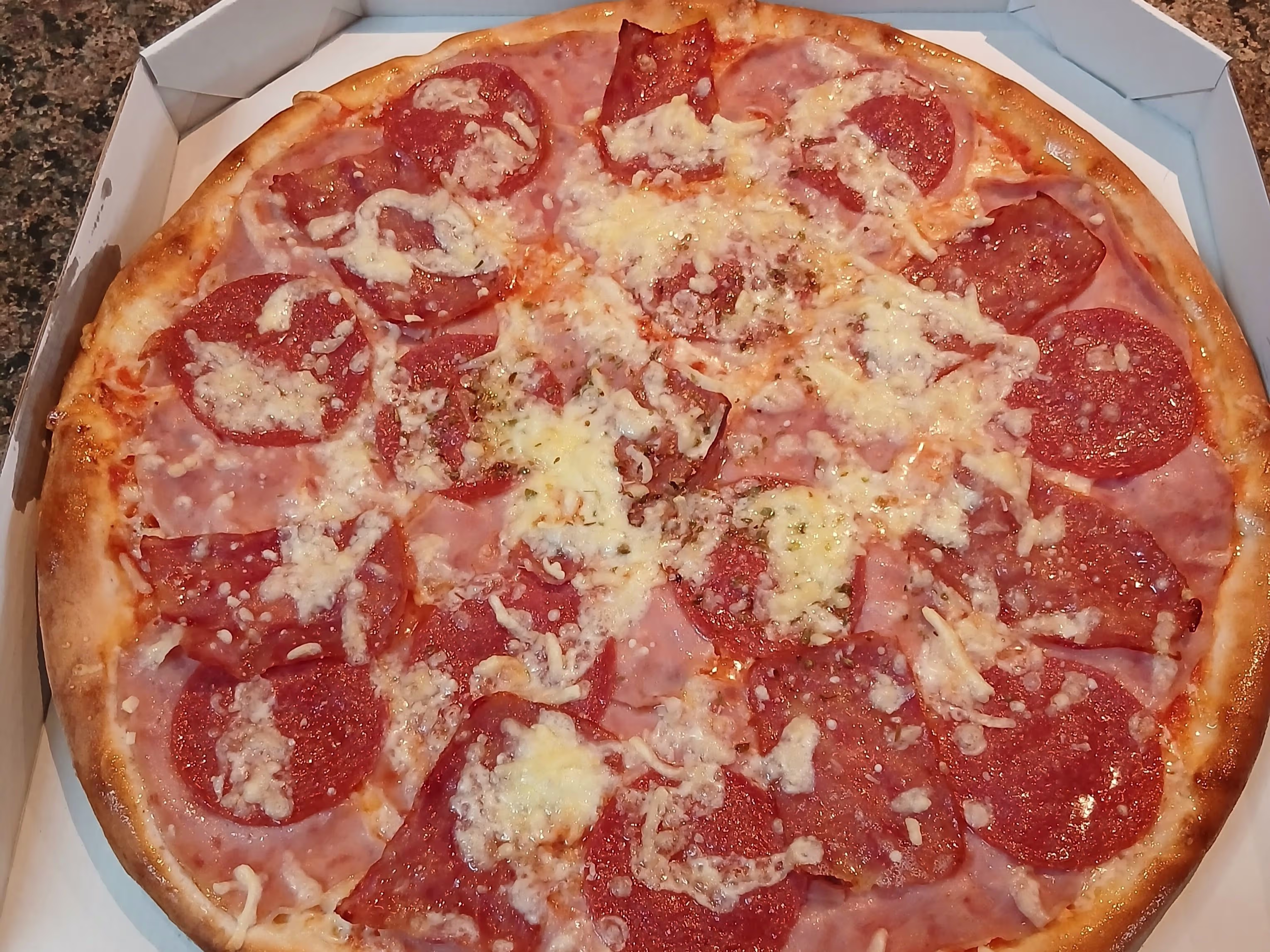 Familien-Pizza Toscana