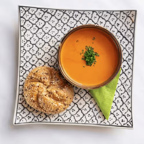 5-Elemente Tomaten-Kokos Suppe