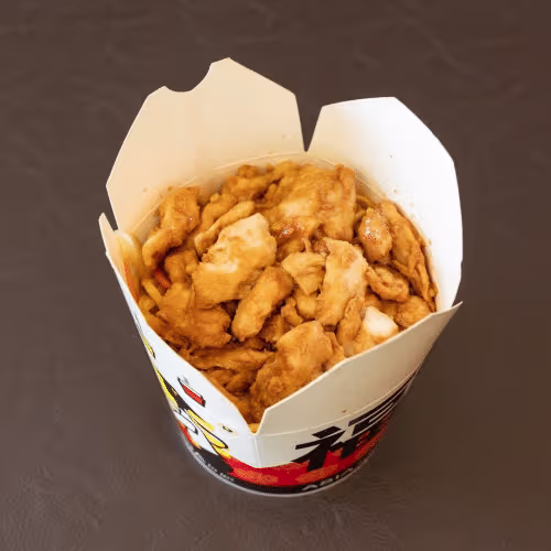 Nudel-Box mit Hühnerfleisch