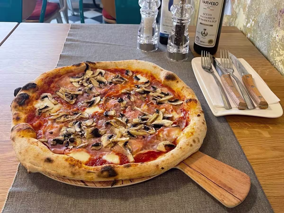 Prosciutto e Funghi