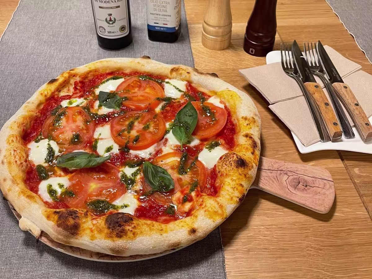 Pizza Caprese