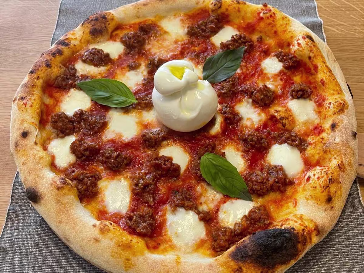 Pizza Bolognese Burrata Suprema