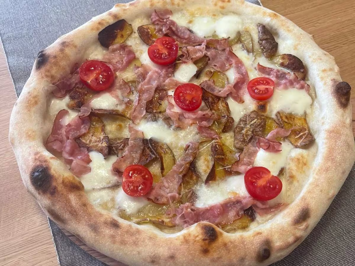 Pizza Patata Speck Rustica