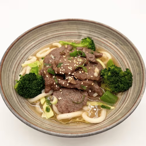 Udon Nudelsuppen mit Bulgogi Rindfleisch (scharf)