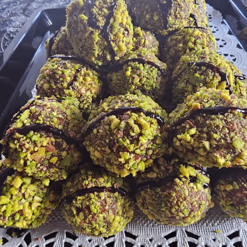 Dattelbällchen (4 Stück)
