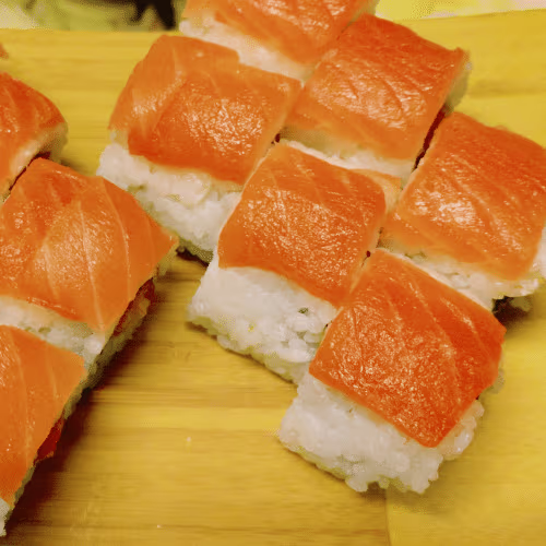 Sake California Maki (18 Stück)