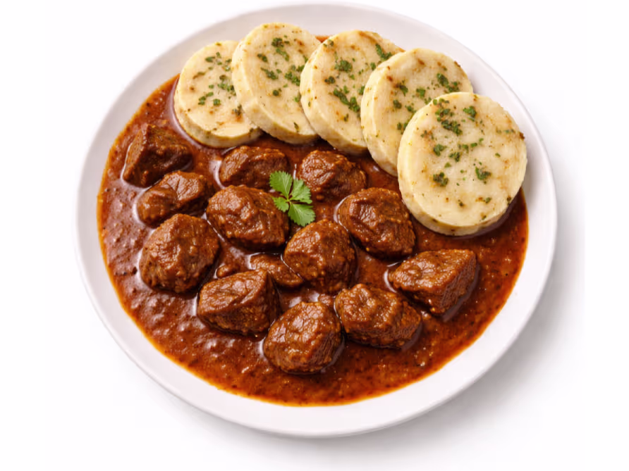 Rindsgulasch klassisch mit Serviettenknödel