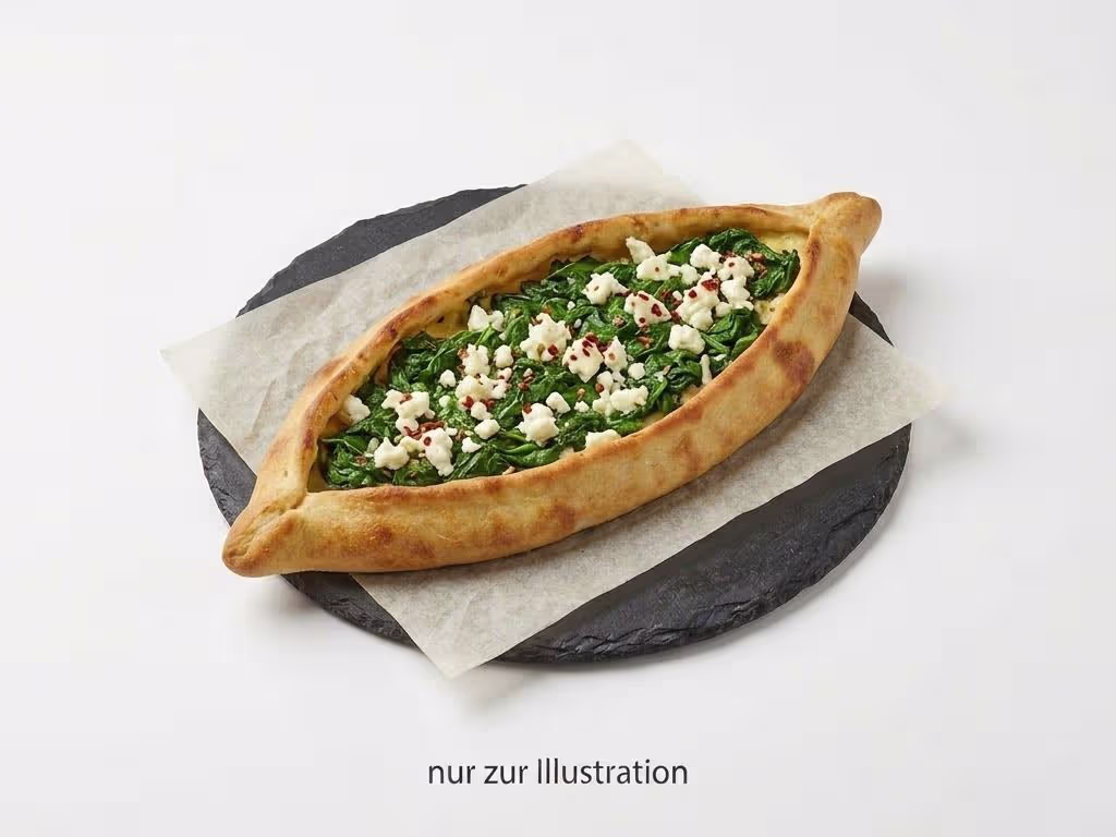 Pide mit Spinat und Schafskäse