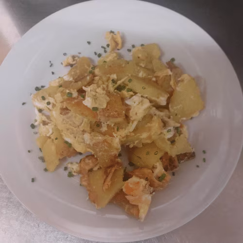 Waldviertler Knödel, die Echten, geröstet mit zwei Eiern