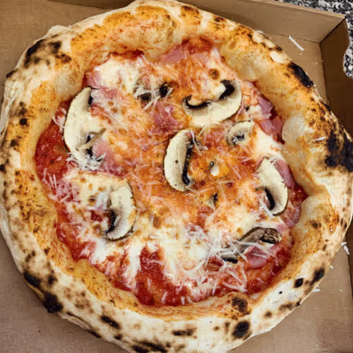 Pizza Funghi e Prosciutto