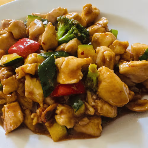 Hühnerfleisch a la Gongbao (scharf)