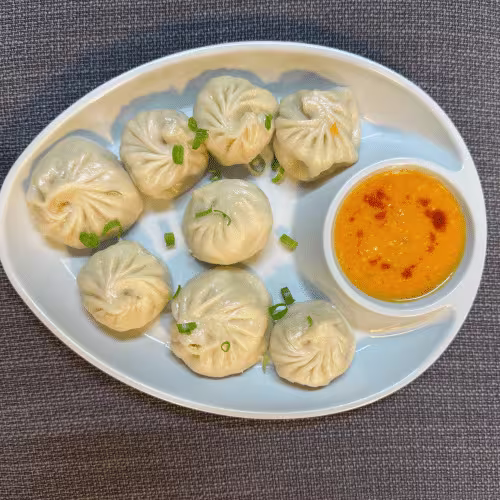 Mo: Mo (Vegetarisch mit Paneer)