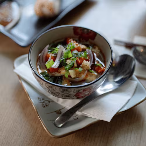 Süß-Sauer Tofu Gemüse Suppe