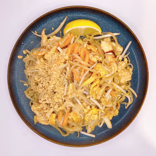 Phat Thai mit Huhn (scharf)