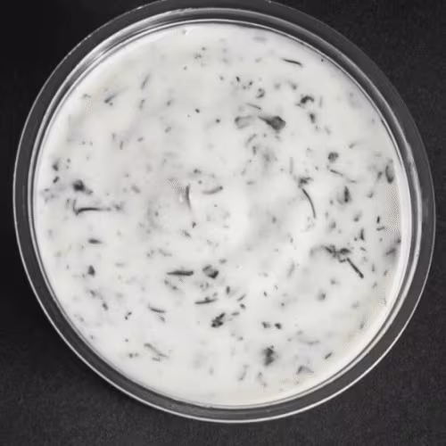 Kräuter-Joghurtsauce (vegan, auf Sojabasis)
