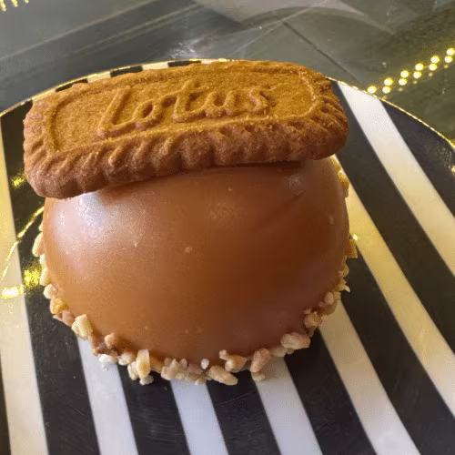 Mono Lotus Torte