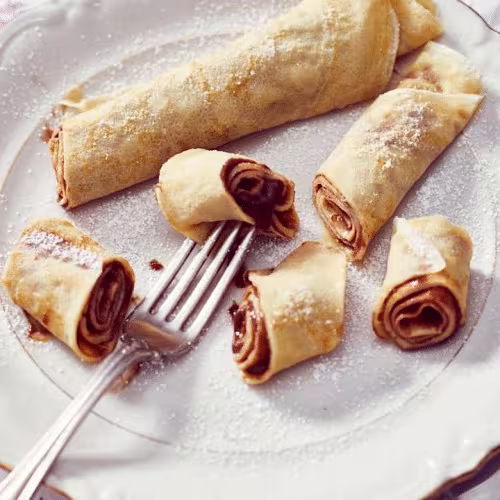 fluffige hausgemachte Palatschinken mit Nutella (2 Stück)