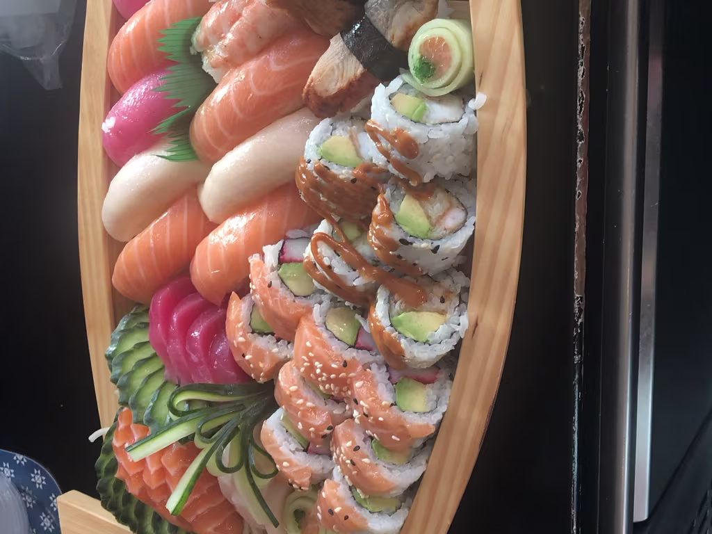 Sushi Platte (für 2 Personen)