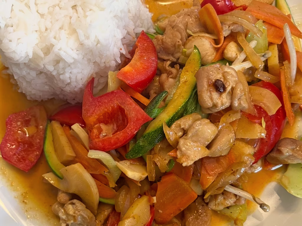 Curry Hühnerfleisch mit Kokosmilch