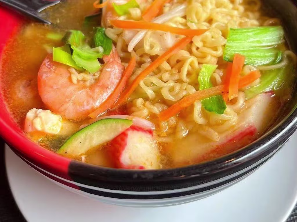 Meeresfrüchte Ramen (scharf)