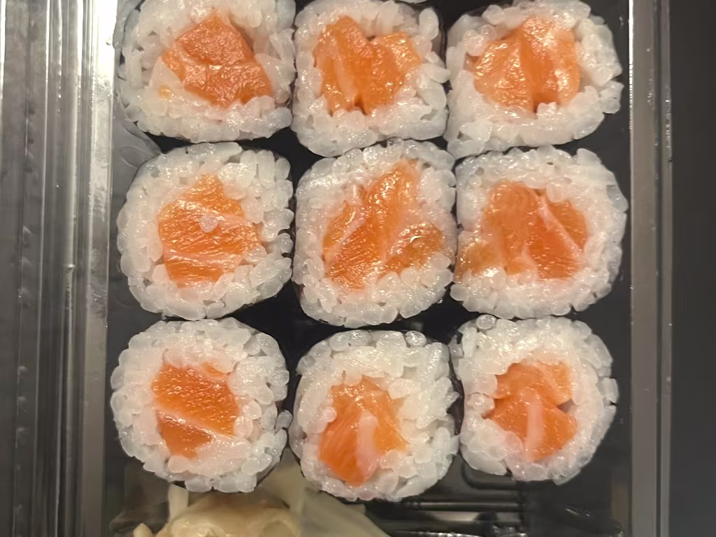 Lachs Maki (9 Stück)