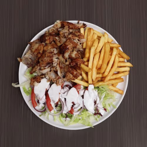 Kebap Teller mit Salat und Pommes frites