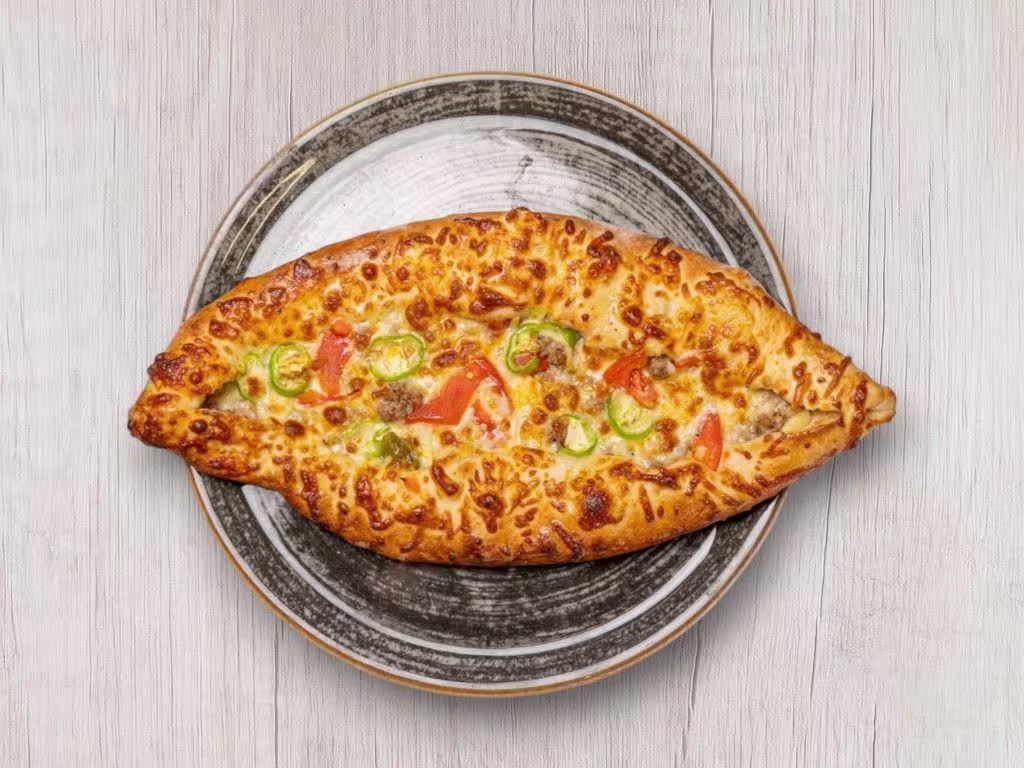 Pide mit Hackfleisch