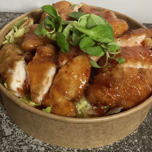 Avocado-Chicken Bliss Bowl mit Reis