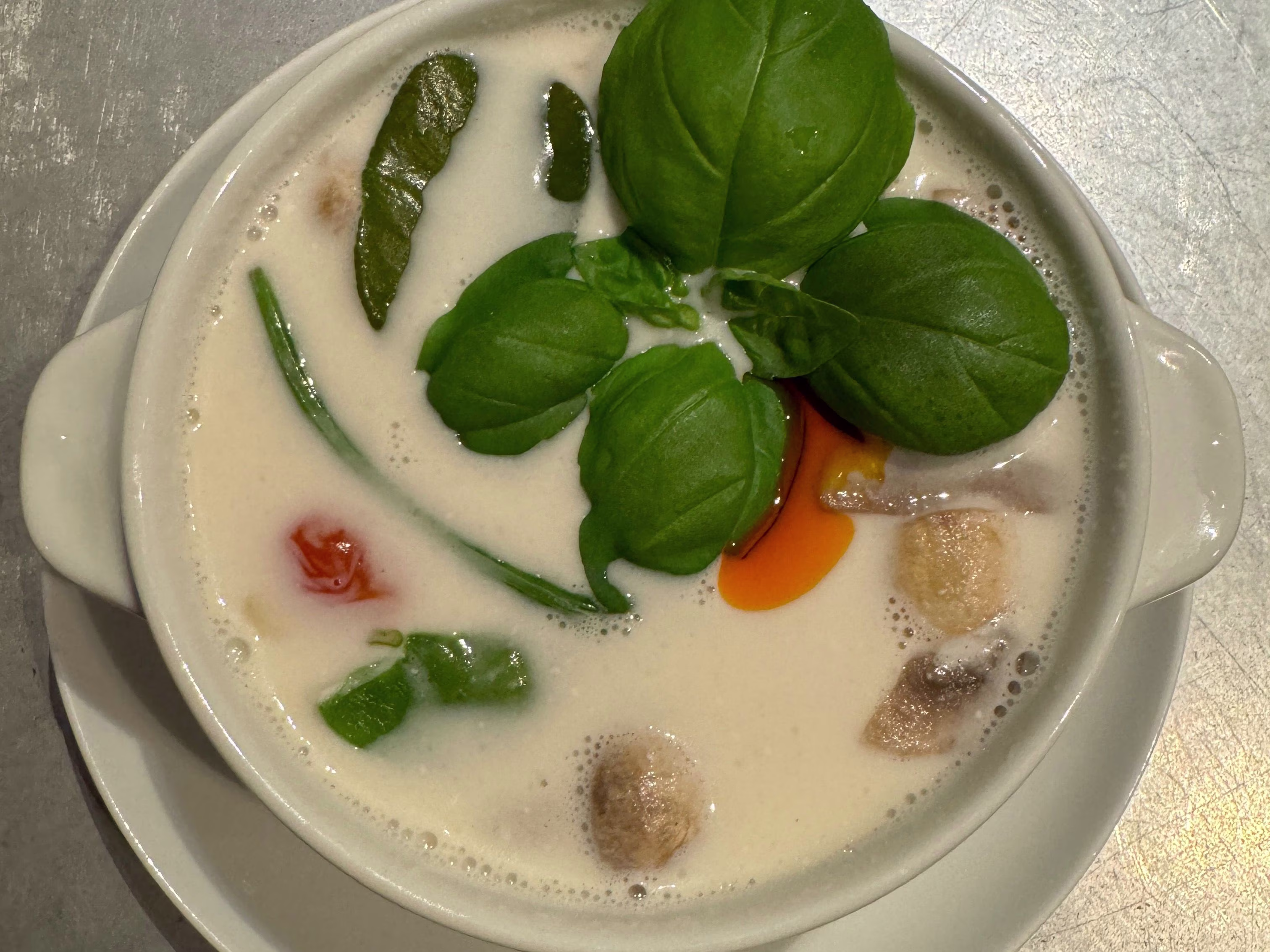 Tom Kha Kai Soup (sauer-scharf)