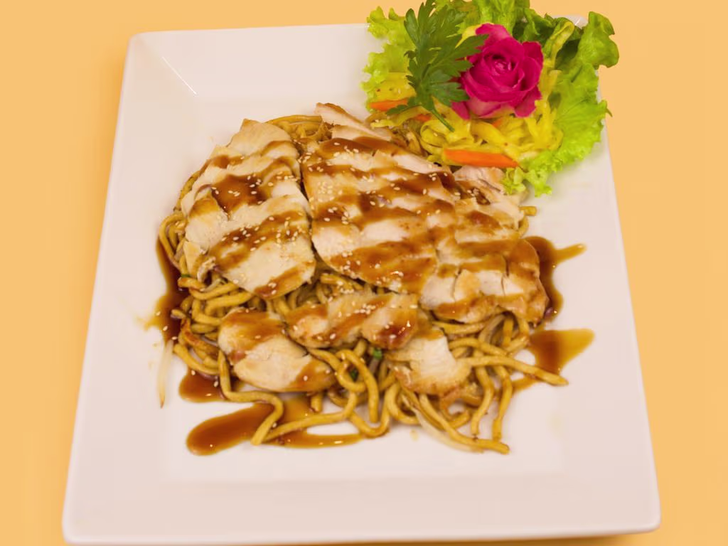 Hühnerfleisch nach Szechuan Art (scharf)