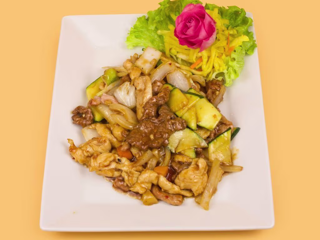 Schweinefleisch nach Szechuan Art (scharf)