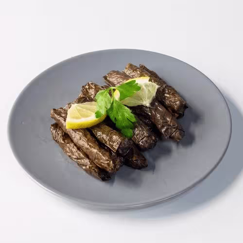 Hausgemachte Sarma - gefüllte Weinblätter (vegan, 10 Stück))