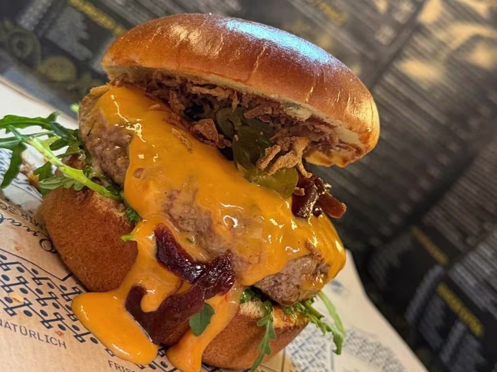 Chili Cheese Burger