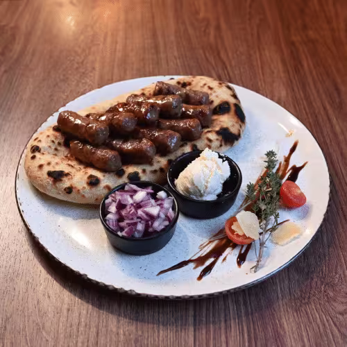 Uno Momento Cevapi