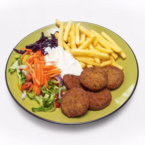 Falafel Teller mit Salat und Pommes