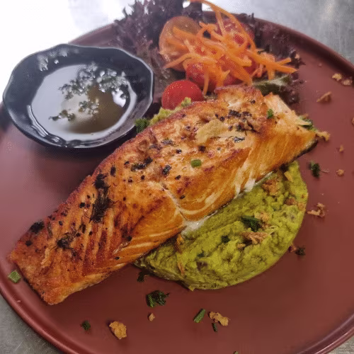 Salmone con puree di piselli e Limone