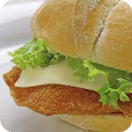 Schnitzel-Semmel mit Käse (vom Schwein)