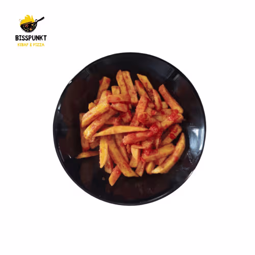 Pommes mit Tomatensauce und Gewürzen