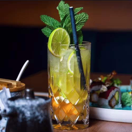 Kumquat-Limette-Mojito prickelnd