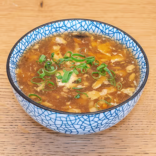 Pikante saure Suppe (scharf, vegetarisch)