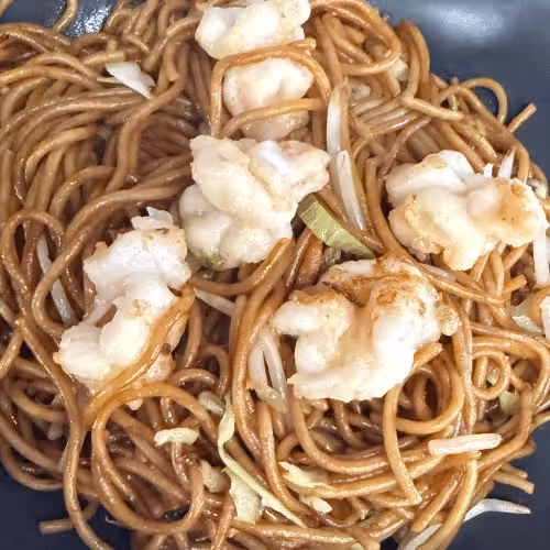 Gebratene Nudeln mit Shrimps