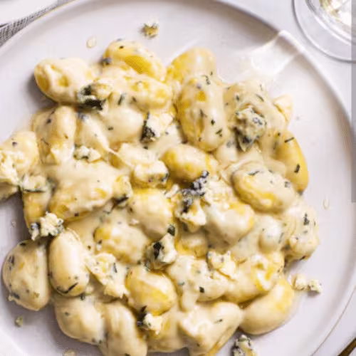 Tortellini in feiner Gorgonzola-Sauce