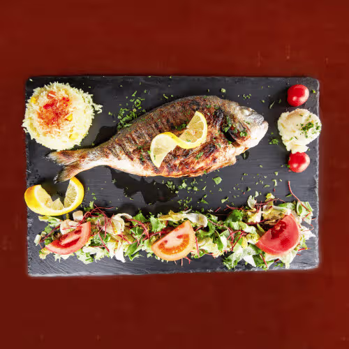 Gegrillte Goldbrasse