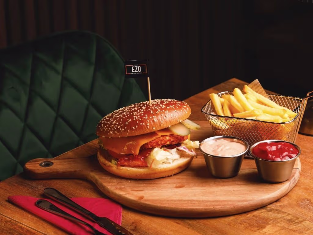 Crispy Chicken Burger 135 gr + Pommes
