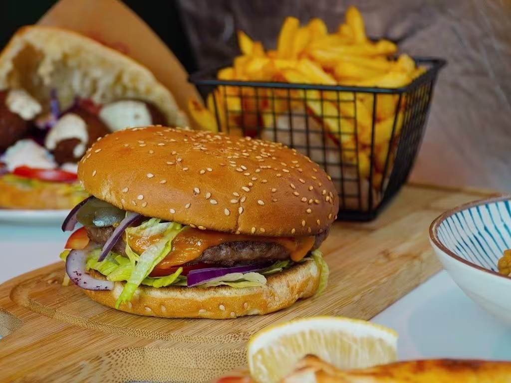 Beef Burger Menü 180g.