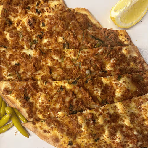 Pide mit Hackfleisch